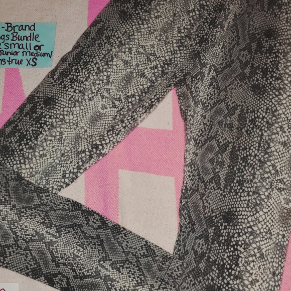 3pc Womens XS-S Leggings Bundle - Picture 15 of 16